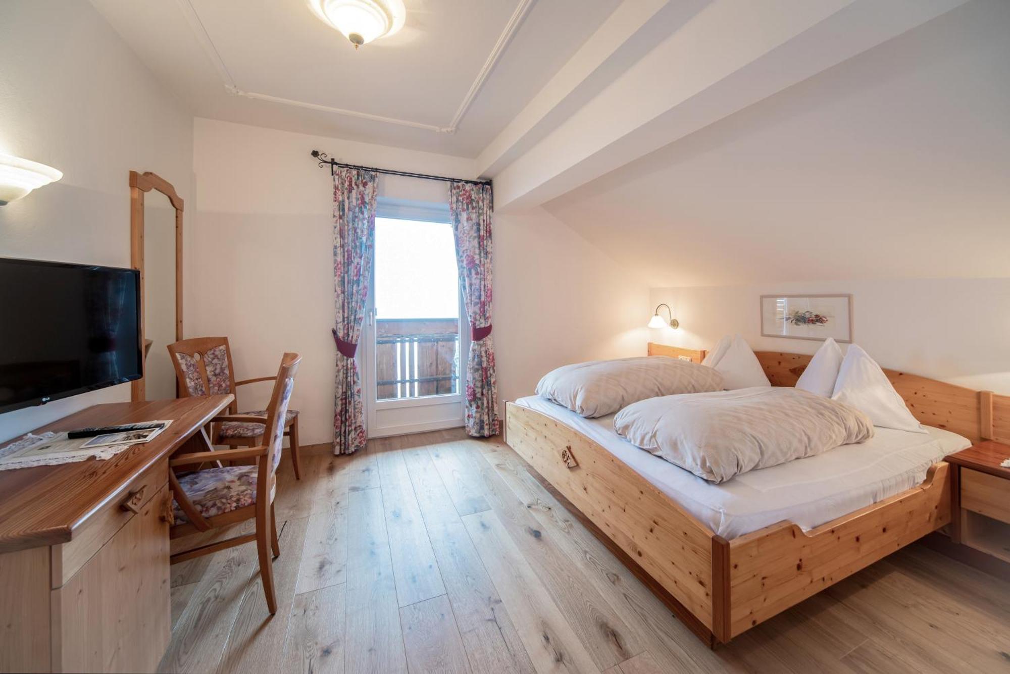 Landhotel Gasthof Zum Loewen Роденго Экстерьер фото